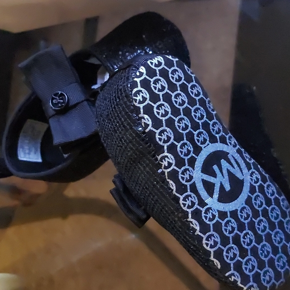 Michael Kors Baby Shoes size 2 - Picture 3 of 4